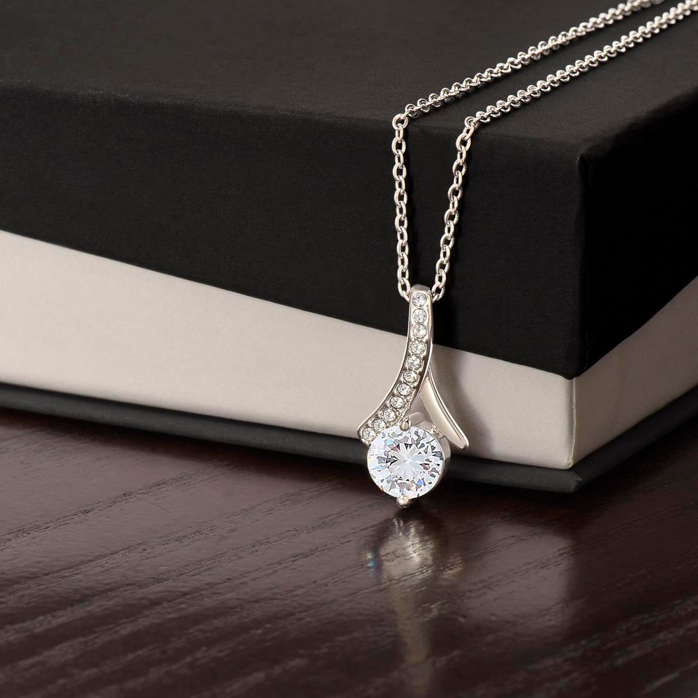 The Montéva Heirloom Necklace