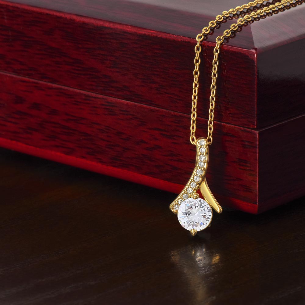 The Montéva Heirloom Necklace